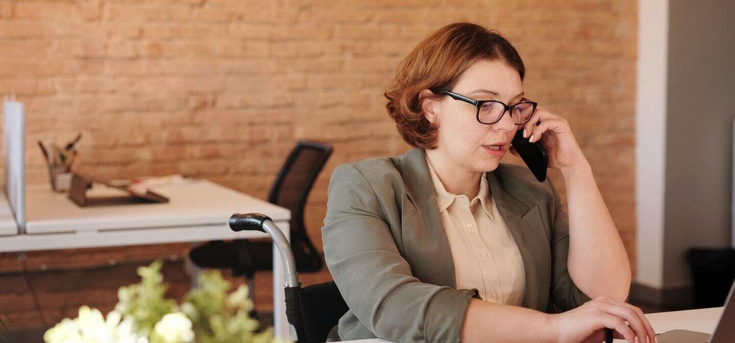 Отправить 50% офисных сотрудников работать дистанционно, попросил директор НПП Алматы